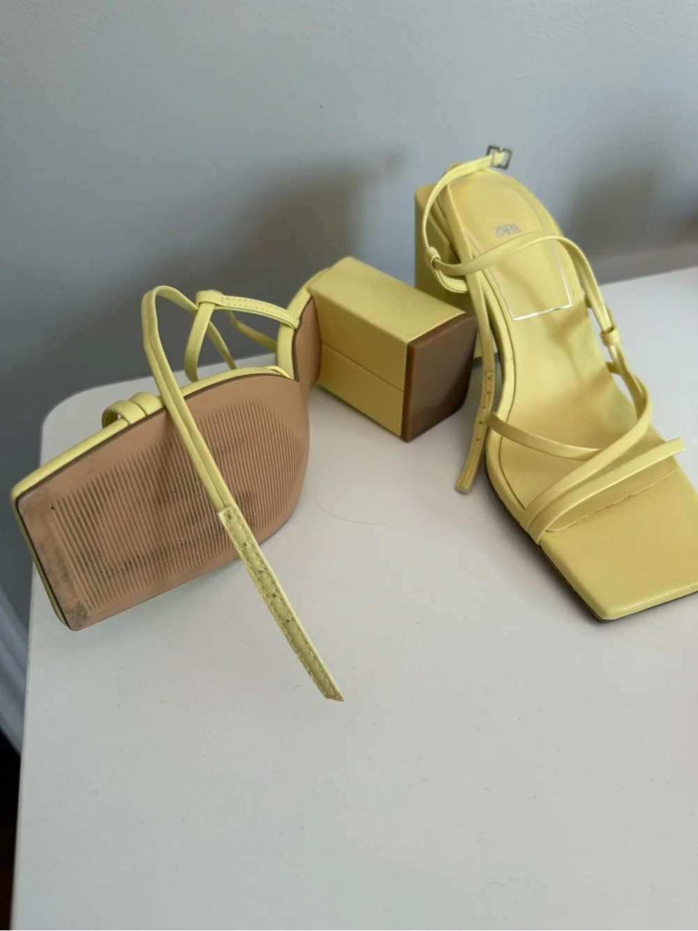 Zara Pale Yellow Strappy Square-Toe Block Heels - Picture 4 of 7